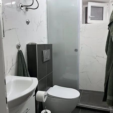 Apartment M&o *